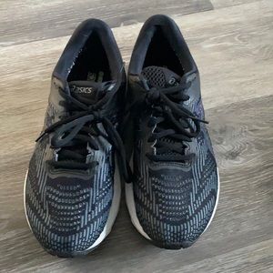 ASICS Size 9 GT-2000 Running Shoe